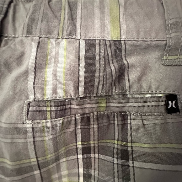 Hurley Shorts Size 5 Boys Gray and Green Plaid Polyester Boarding Shorts NWOT - Picture 11 of 12